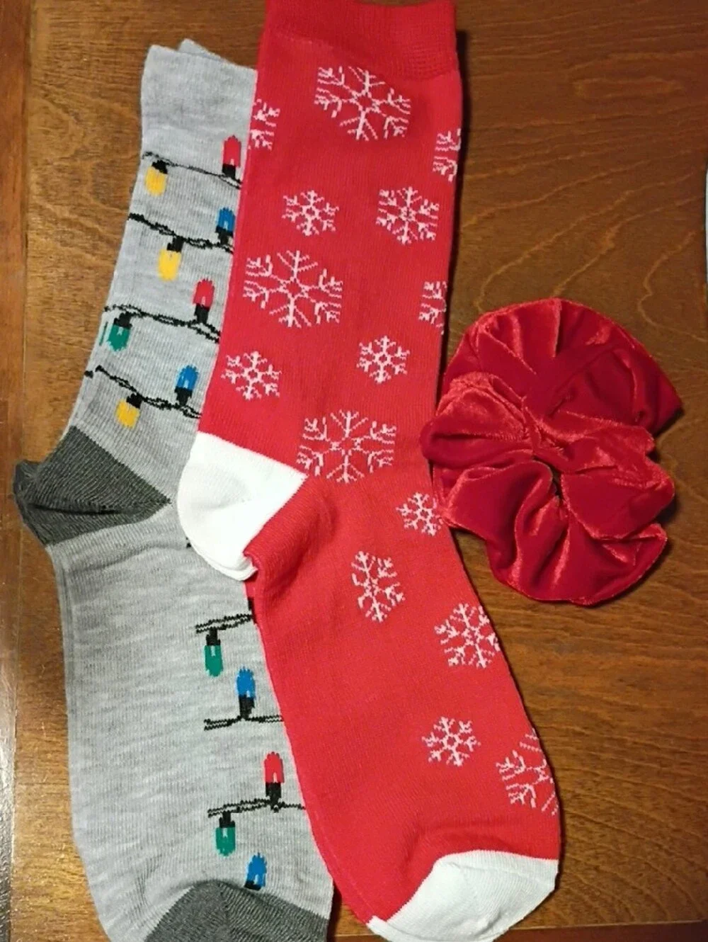 Red Snowflake & Gray Holiday Light Crew Socks with Red Velvet Scrunchie